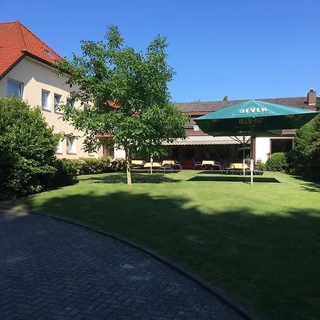 Hotel Neuenburger Hof *